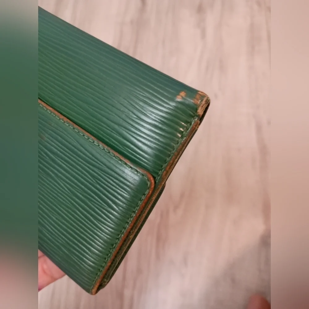 Authentic Louis Vuitton Green Epi Leather LV Embossed Logo Trifold Wallet